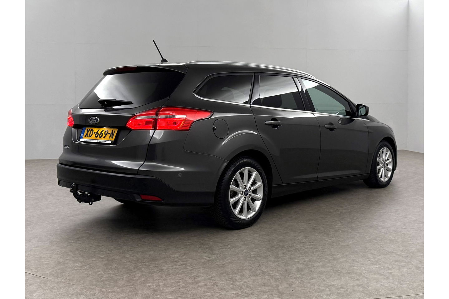 Ford Focus 1.5 TDCI Titanium Clima Carplay Camera Cruise LED Trekhaak Navigatie PDC 16"LMV