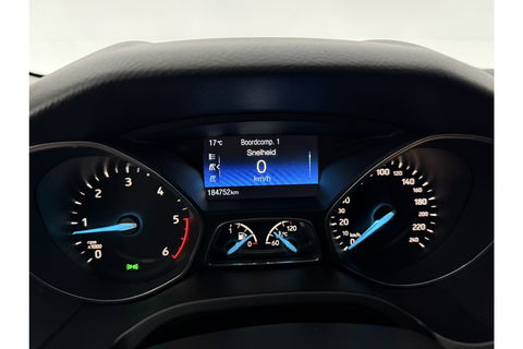 Ford Focus 1.5 TDCI Titanium Clima Carplay Camera Cruise LED Trekhaak Navigatie PDC 16"LMV
