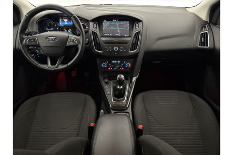 Ford Focus 1.5 TDCI Titanium Clima Carplay Camera Cruise LED Trekhaak Navigatie PDC 16"LMV