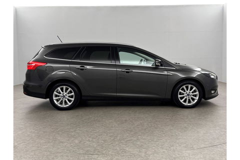 Ford Focus 1.5 TDCI Titanium Clima Carplay Camera Cruise LED Trekhaak Navigatie PDC 16"LMV
