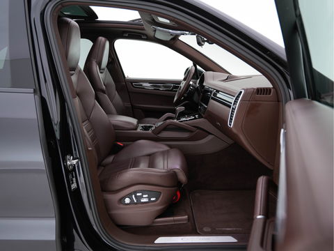 Porsche Cayenne 3.0 E-Hybrid Sport-Chrono-Pack (INCL-BTW) *PANO | CLUB-FULL-LEATHER | SOFT-CLOSE | MEMORY-PACK | SURROUND-VIEW | FULL-LED | NAVI-FULLMAP | AIR-SUSPENSION | DAB | DIGI-COCKPIT | PDC | CRUISE | SPORT-SEATS | 21"ALU*