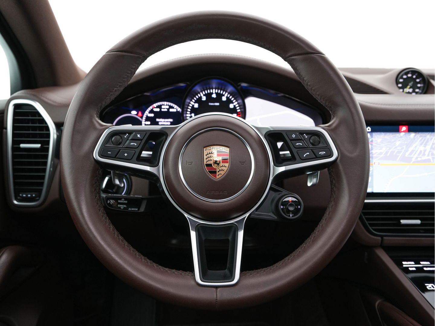 Porsche Cayenne 3.0 E-Hybrid Sport-Chrono-Pack (INCL-BTW) *PANO | CLUB-FULL-LEATHER | SOFT-CLOSE | MEMORY-PACK | SURROUND-VIEW | FULL-LED | NAVI-FULLMAP | AIR-SUSPENSION | DAB | DIGI-COCKPIT | PDC | CRUISE | SPORT-SEATS | 21"ALU*