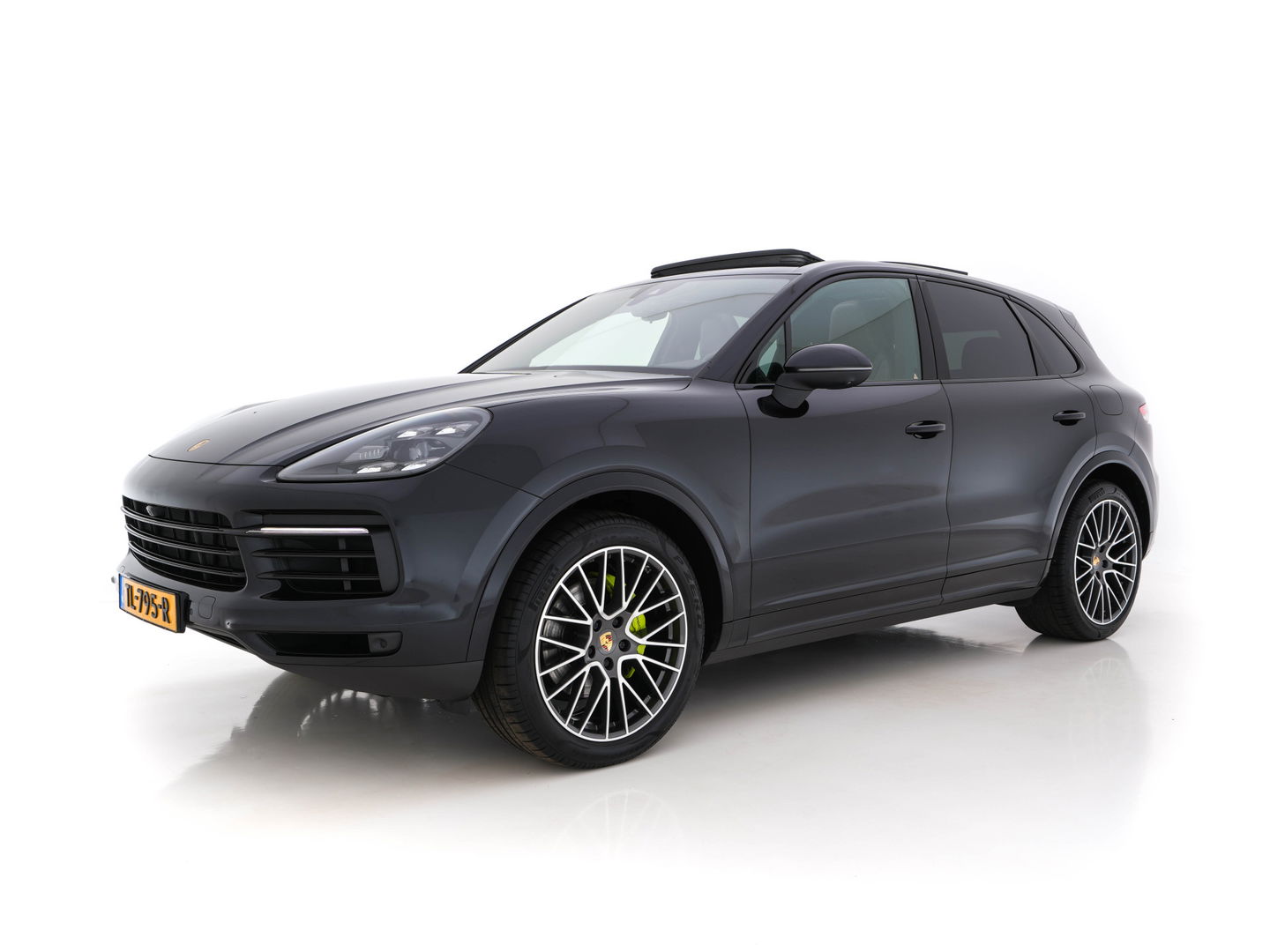 Porsche Cayenne 3.0 E-Hybrid Sport-Chrono-Pack (INCL-BTW) *PANO | CLUB-FULL-LEATHER | SOFT-CLOSE | MEMORY-PACK | SURROUND-VIEW | FULL-LED | NAVI-FULLMAP | AIR-SUSPENSION | DAB | DIGI-COCKPIT | PDC | CRUISE | SPORT-SEATS | 21"ALU*