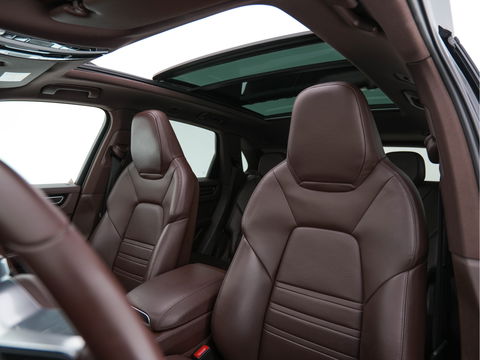 Porsche Cayenne 3.0 E-Hybrid Sport-Chrono-Pack (INCL-BTW) *PANO | CLUB-FULL-LEATHER | SOFT-CLOSE | MEMORY-PACK | SURROUND-VIEW | FULL-LED | NAVI-FULLMAP | AIR-SUSPENSION | DAB | DIGI-COCKPIT | PDC | CRUISE | SPORT-SEATS | 21"ALU*