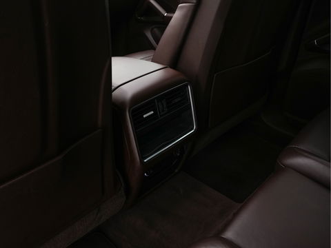 Porsche Cayenne 3.0 E-Hybrid Sport-Chrono-Pack (INCL-BTW) *PANO | CLUB-FULL-LEATHER | SOFT-CLOSE | MEMORY-PACK | SURROUND-VIEW | FULL-LED | NAVI-FULLMAP | AIR-SUSPENSION | DAB | DIGI-COCKPIT | PDC | CRUISE | SPORT-SEATS | 21"ALU*