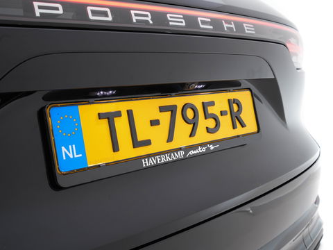 Porsche Cayenne 3.0 E-Hybrid Sport-Chrono-Pack (INCL-BTW) *PANO | CLUB-FULL-LEATHER | SOFT-CLOSE | MEMORY-PACK | SURROUND-VIEW | FULL-LED | NAVI-FULLMAP | AIR-SUSPENSION | DAB | DIGI-COCKPIT | PDC | CRUISE | SPORT-SEATS | 21"ALU*