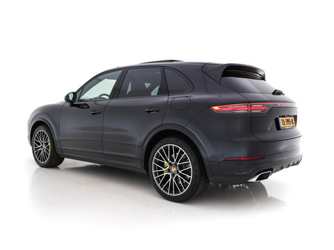 Porsche Cayenne 3.0 E-Hybrid Sport-Chrono-Pack (INCL-BTW) *PANO | CLUB-FULL-LEATHER | SOFT-CLOSE | MEMORY-PACK | SURROUND-VIEW | FULL-LED | NAVI-FULLMAP | AIR-SUSPENSION | DAB | DIGI-COCKPIT | PDC | CRUISE | SPORT-SEATS | 21"ALU*