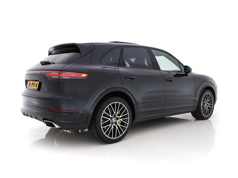 Porsche Cayenne 3.0 E-Hybrid Sport-Chrono-Pack (INCL-BTW) *PANO | CLUB-FULL-LEATHER | SOFT-CLOSE | MEMORY-PACK | SURROUND-VIEW | FULL-LED | NAVI-FULLMAP | AIR-SUSPENSION | DAB | DIGI-COCKPIT | PDC | CRUISE | SPORT-SEATS | 21"ALU*