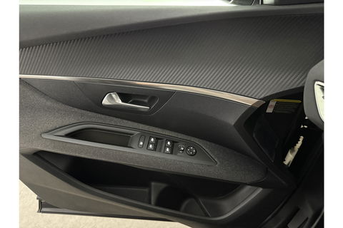 Peugeot 3008 PureTech 360 Camera Carplay LED Clima Cruise Virtual Navi 17"LMV Parkeersensoren