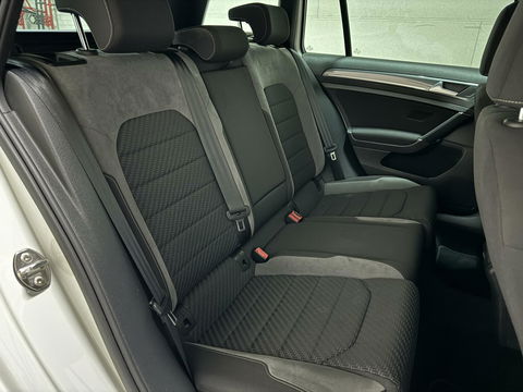 Volkswagen Golf 1.5 TSI 2x R-Line Virtual CarPlay ACC NAP
