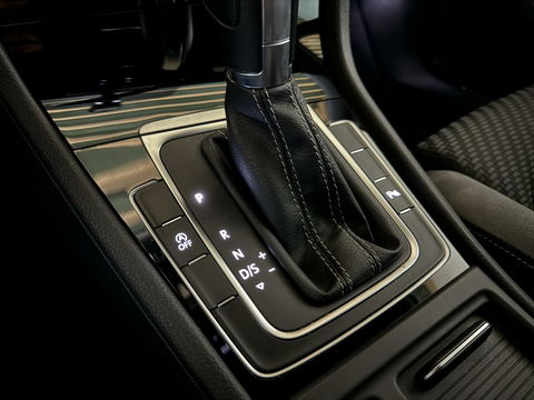 Volkswagen Golf 1.5 TSI 2x R-Line Virtual CarPlay ACC NAP