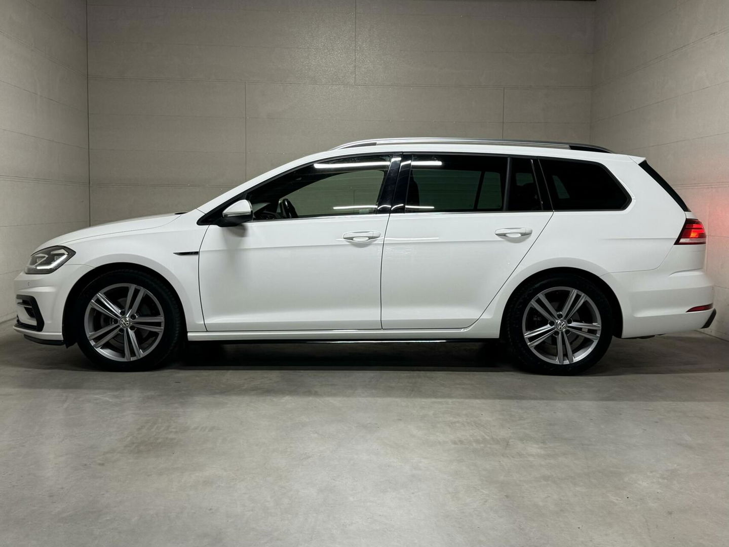 Volkswagen Golf 1.5 TSI 2x R-Line Virtual CarPlay ACC NAP