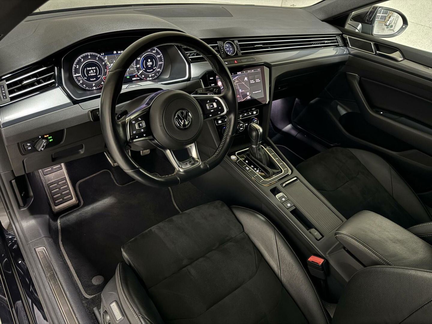 Volkswagen Arteon 1.5 TSI R-Line Pano Virtual CarPlay Trekh.