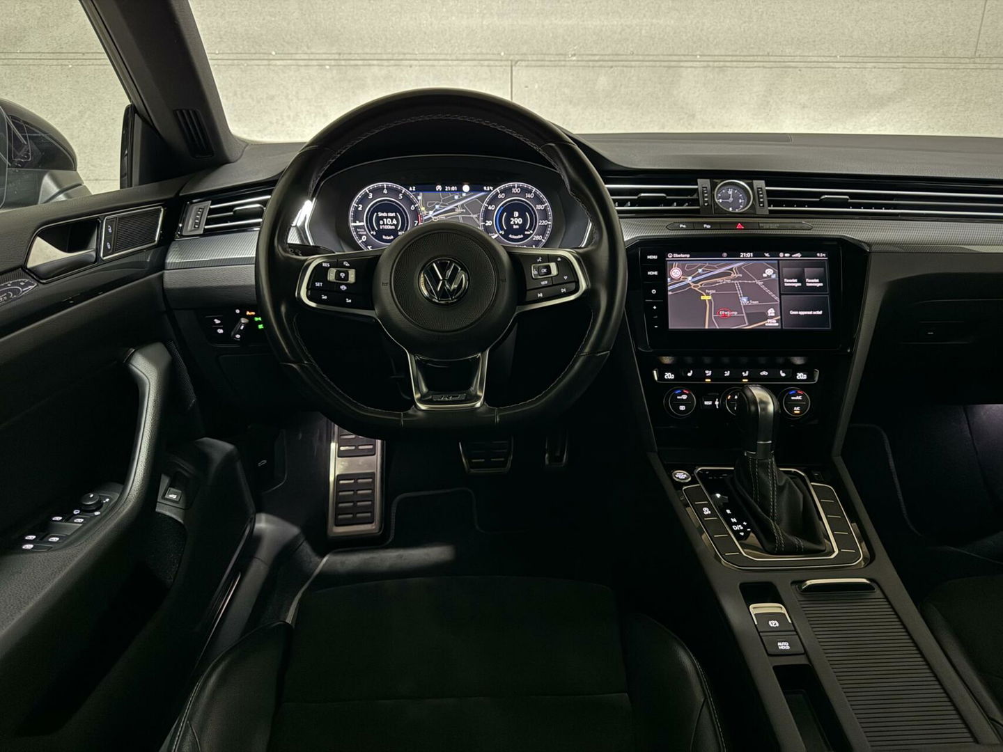 Volkswagen Arteon 1.5 TSI R-Line Pano Virtual CarPlay Trekh.