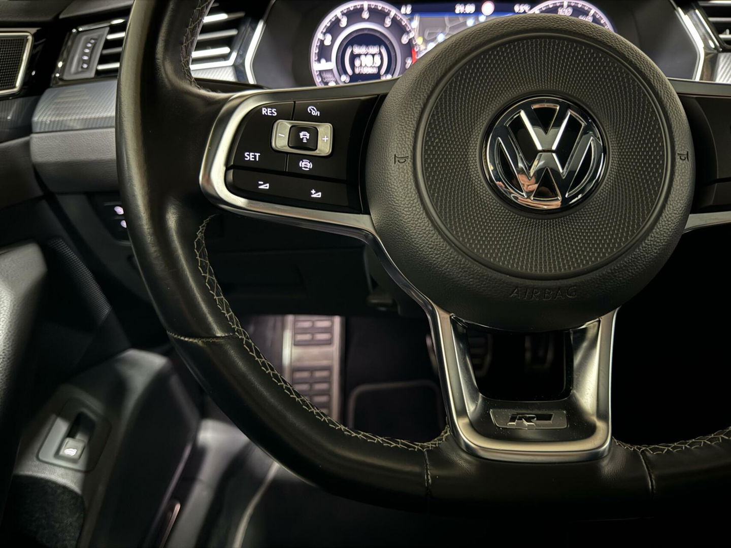 Volkswagen Arteon 1.5 TSI R-Line Pano Virtual CarPlay Trekh.