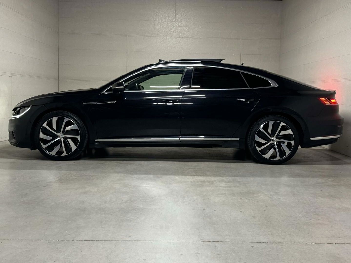 Volkswagen Arteon 1.5 TSI R-Line Pano Virtual CarPlay Trekh.