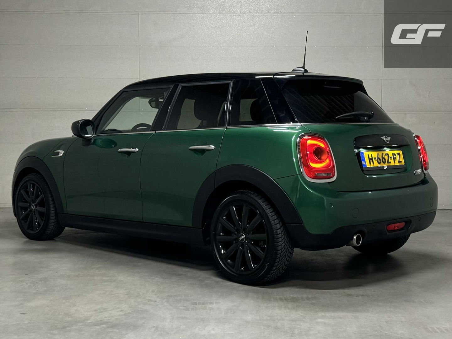 MINI Cooper Mini 1.5 Luxery Leer CarPlay Navi Cruise NAP