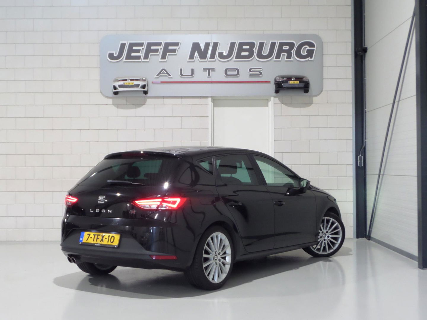 SEAT Leon 1.8 TSI DSG FR Business "Origineel NL!" Automaat! Full-LED Leer Stoelverwarming, van 1e eigenaar in zeer nette staat!