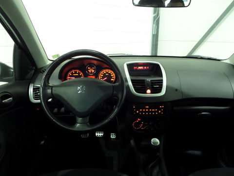 Peugeot 206+ 1.4 XS "Origineel NL!" Trekhaak Airco Cruise-control Elektrische ramen, van 3e eigenaar in zeer nette staat!