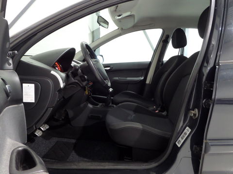 Peugeot 206+ 1.4 XS "Origineel NL!" Trekhaak Airco Cruise-control Elektrische ramen, van 3e eigenaar in zeer nette staat!