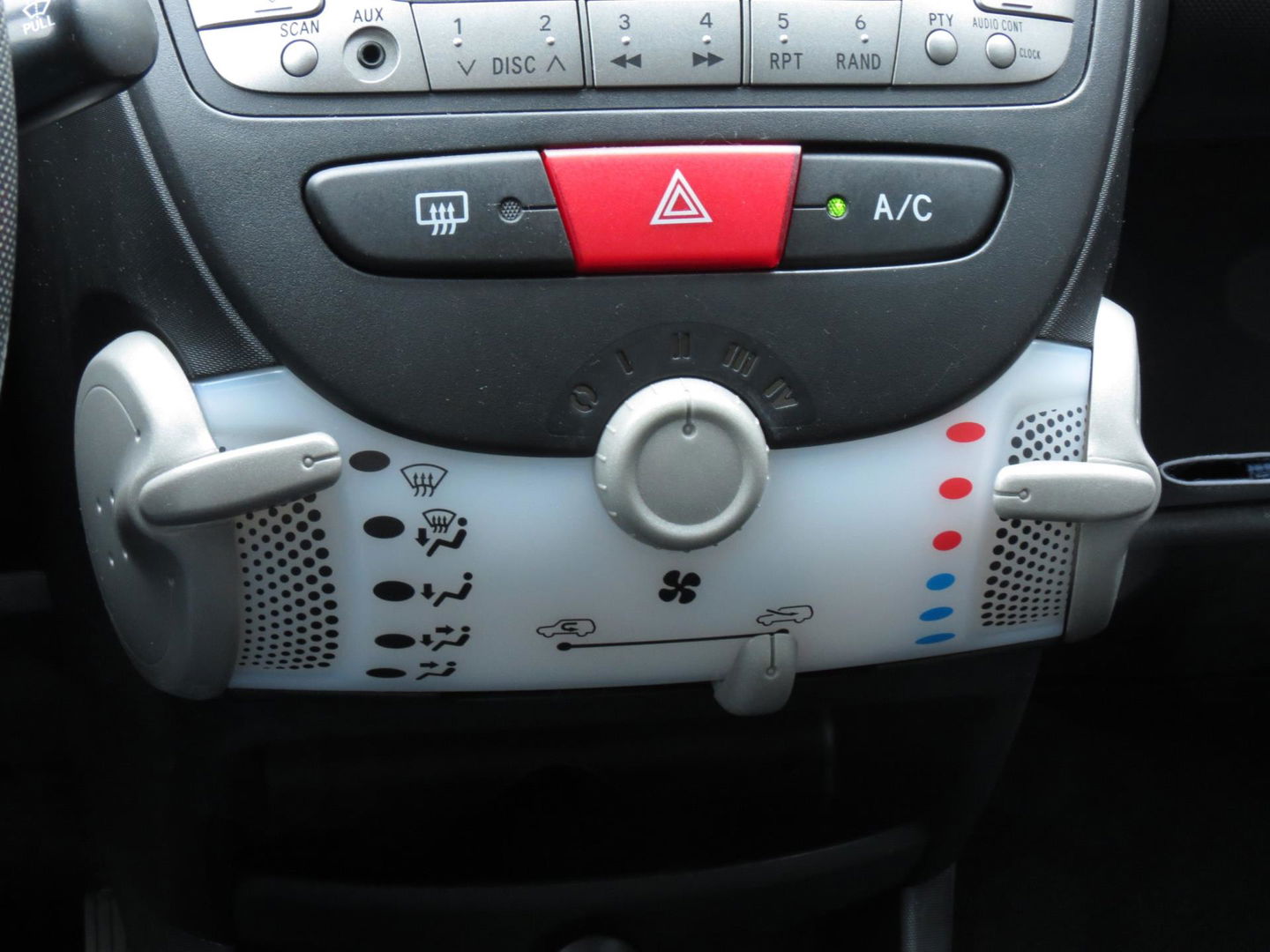 Peugeot 107 1.0 Active 5-DEURS NIEUWE MODEL| AIRCO | LED | NIEUWE APK |