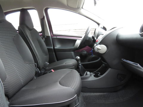 Peugeot 107 1.0 Active 5-DEURS NIEUWE MODEL| AIRCO | LED | NIEUWE APK |