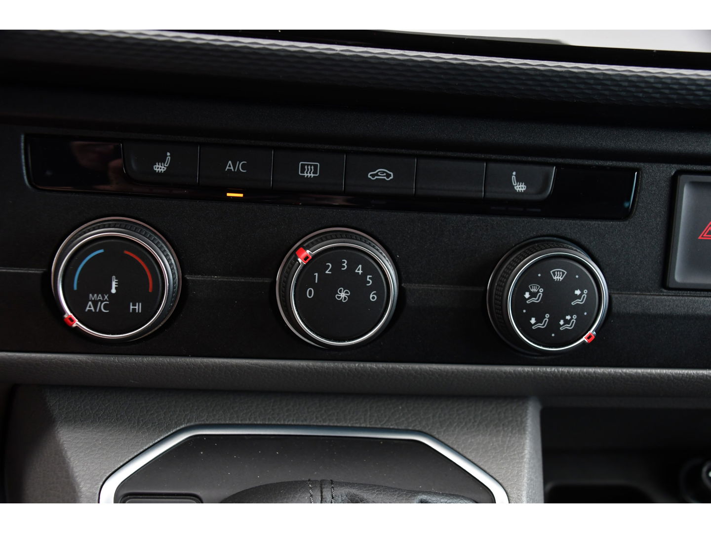 Volkswagen Transporter 2.0 TDI L2H1 30 DC Bulli Virtual, Adaptieve Cruise, Carplay, LED, Stoelverwarming, 199PK, Automaat, Sensoren, 2 x Schuifdeur, UNIEK!