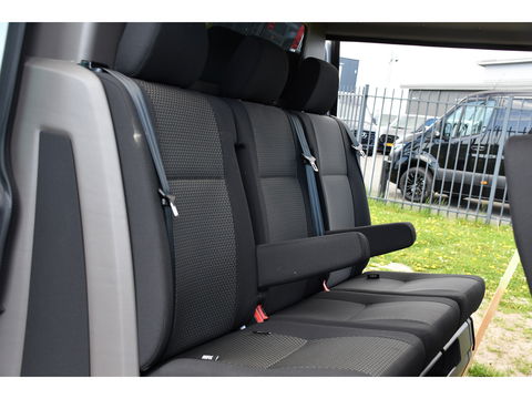 Volkswagen Transporter 2.0 TDI L2H1 30 DC Bulli Virtual, Adaptieve Cruise, Carplay, LED, Stoelverwarming, 199PK, Automaat, Sensoren, 2 x Schuifdeur, UNIEK!