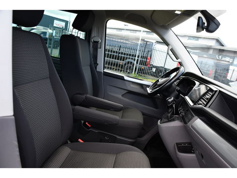 Volkswagen Transporter 2.0 TDI L2H1 30 DC Bulli Virtual, Adaptieve Cruise, Carplay, LED, Stoelverwarming, 199PK, Automaat, Sensoren, 2 x Schuifdeur, UNIEK!