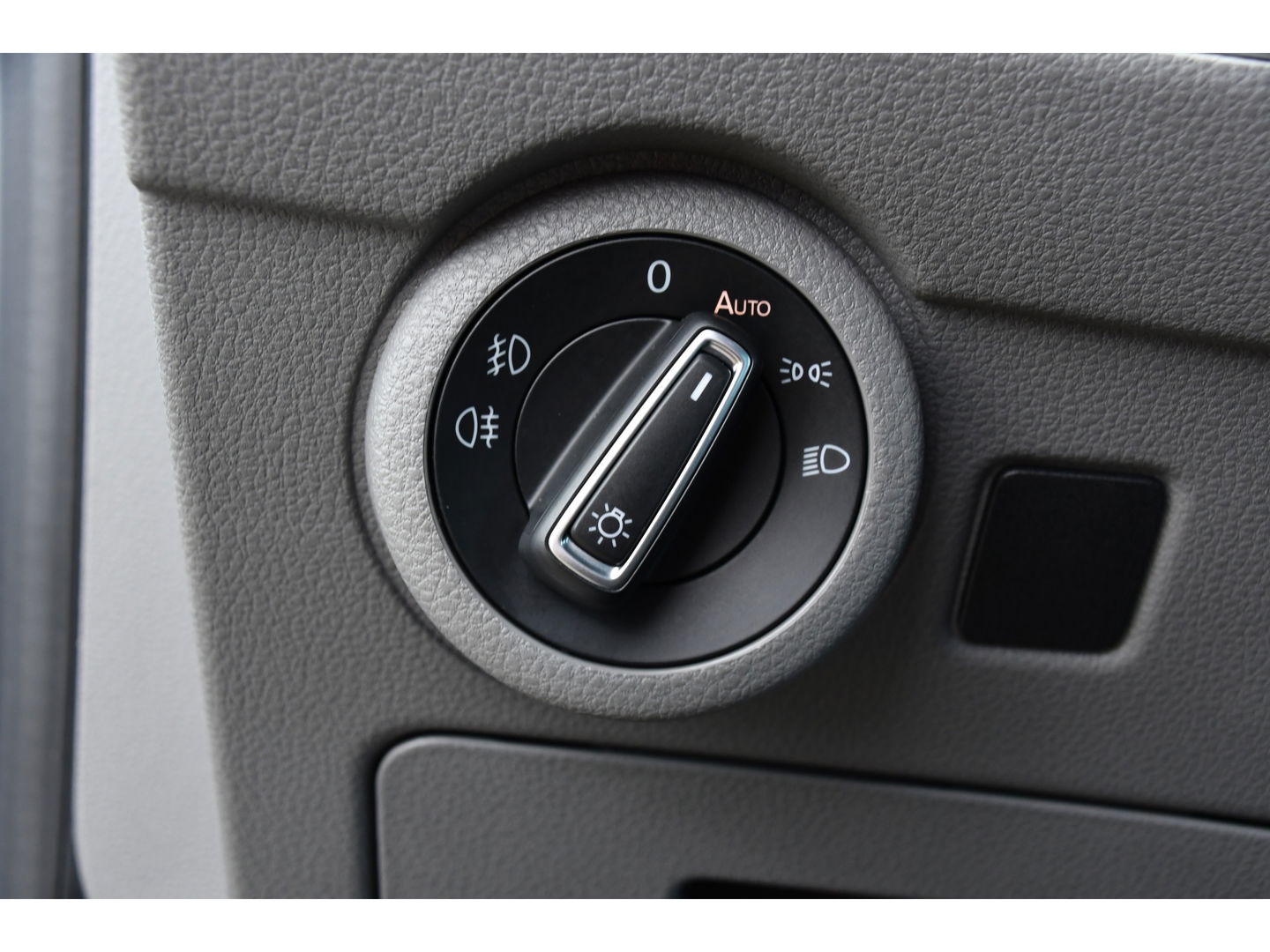 Volkswagen Transporter 2.0 TDI L2H1 30 DC Bulli Virtual, Adaptieve Cruise, Carplay, LED, Stoelverwarming, 199PK, Automaat, Sensoren, 2 x Schuifdeur, UNIEK!