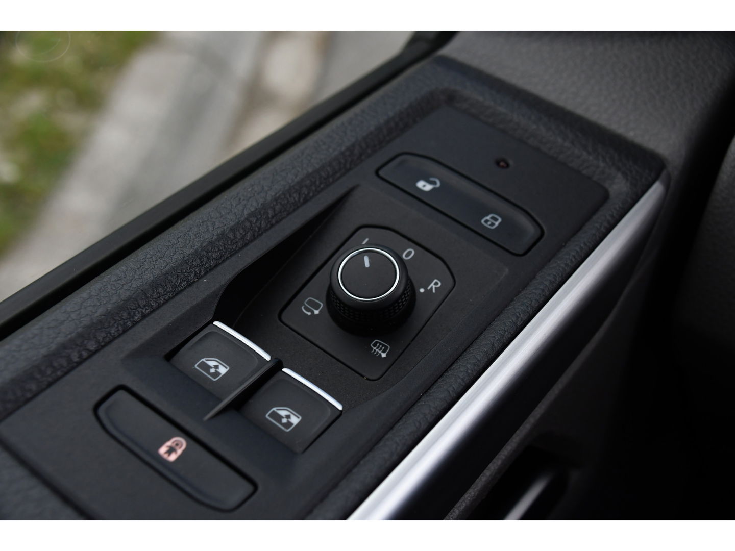 Volkswagen Transporter 2.0 TDI L2H1 30 DC Bulli Virtual, Adaptieve Cruise, Carplay, LED, Stoelverwarming, 199PK, Automaat, Sensoren, 2 x Schuifdeur, UNIEK!