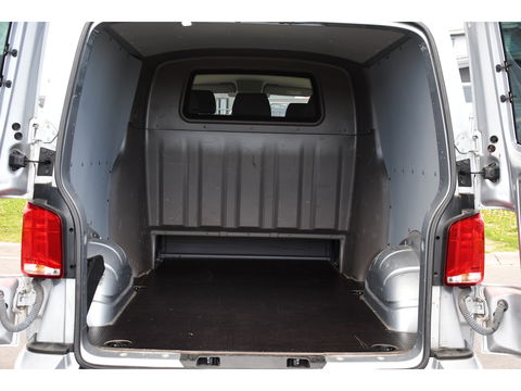 Volkswagen Transporter 2.0 TDI L2H1 30 DC Bulli Virtual, Adaptieve Cruise, Carplay, LED, Stoelverwarming, 199PK, Automaat, Sensoren, 2 x Schuifdeur, UNIEK!