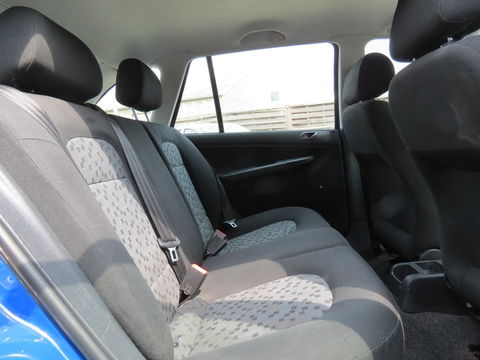 Škoda Fabia Combi 1.4-16V Spirit | AIRCO IJSKOUD | ALL-SEASON BANDEN | RUIME KOFFERBAK |