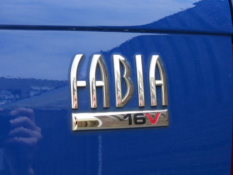 Škoda Fabia Combi 1.4-16V Spirit | AIRCO IJSKOUD | ALL-SEASON BANDEN | RUIME KOFFERBAK |