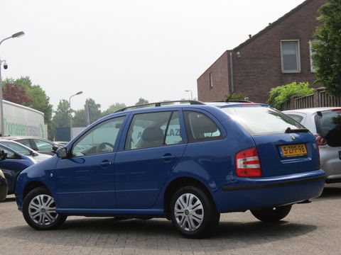Škoda Fabia Combi 1.4-16V Spirit | AIRCO IJSKOUD | ALL-SEASON BANDEN | RUIME KOFFERBAK |