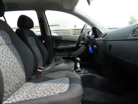 Škoda Fabia Combi 1.4-16V Spirit | AIRCO IJSKOUD | ALL-SEASON BANDEN | RUIME KOFFERBAK |