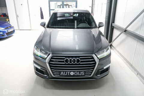 Audi Q7 3.0 TDI e-tron quattro S-Line 373 pk | Luchtvering | Rijklaarprijs | Daytona Grijs | Plug in hybrid | NL auto NAP |