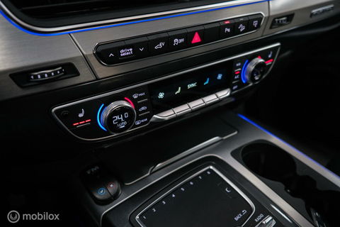 Audi Q7 3.0 TDI e-tron quattro S-Line 373 pk | Luchtvering | Rijklaarprijs | Daytona Grijs | Plug in hybrid | NL auto NAP |