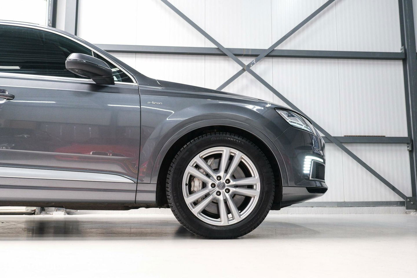 Audi Q7 3.0 TDI e-tron quattro S-Line 373 pk | Luchtvering | Rijklaarprijs | Daytona Grijs | Plug in hybrid | NL auto NAP |