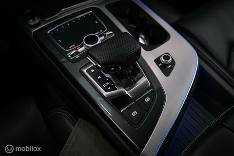 Audi Q7 3.0 TDI e-tron quattro S-Line 373 pk | Luchtvering | Rijklaarprijs | Daytona Grijs | Plug in hybrid | NL auto NAP |