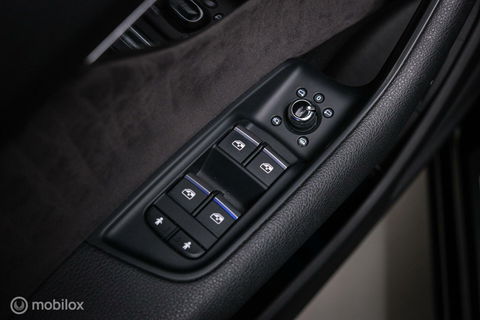 Audi Q7 3.0 TDI e-tron quattro S-Line 373 pk | Luchtvering | Rijklaarprijs | Daytona Grijs | Plug in hybrid | NL auto NAP |