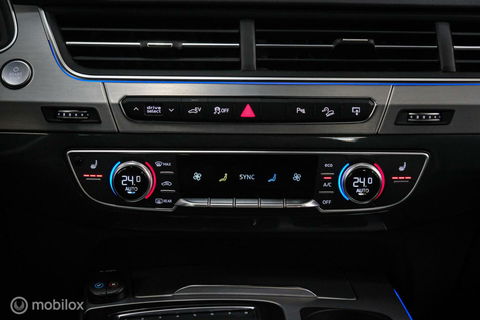 Audi Q7 3.0 TDI e-tron quattro S-Line 373 pk | Luchtvering | Rijklaarprijs | Daytona Grijs | Plug in hybrid | NL auto NAP |