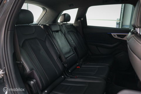 Audi Q7 3.0 TDI e-tron quattro S-Line 373 pk | Luchtvering | Rijklaarprijs | Daytona Grijs | Plug in hybrid | NL auto NAP |
