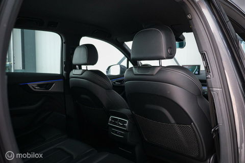 Audi Q7 3.0 TDI e-tron quattro S-Line 373 pk | Luchtvering | Rijklaarprijs | Daytona Grijs | Plug in hybrid | NL auto NAP |