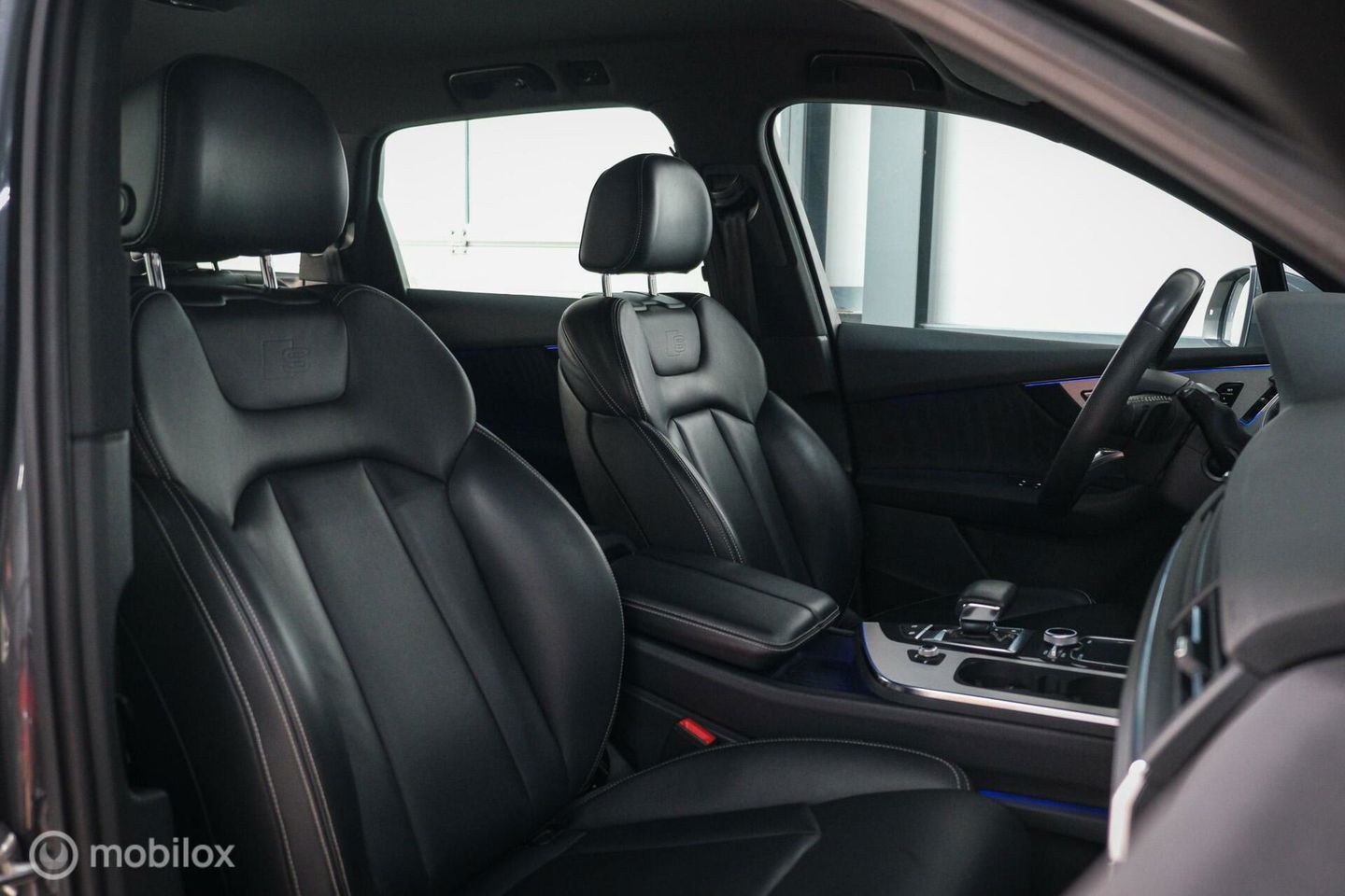 Audi Q7 3.0 TDI e-tron quattro S-Line 373 pk | Luchtvering | Rijklaarprijs | Daytona Grijs | Plug in hybrid | NL auto NAP |