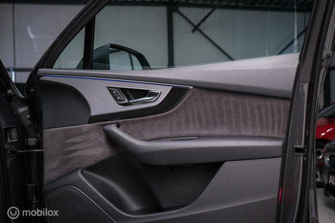 Audi Q7 3.0 TDI e-tron quattro S-Line 373 pk | Luchtvering | Rijklaarprijs | Daytona Grijs | Plug in hybrid | NL auto NAP |