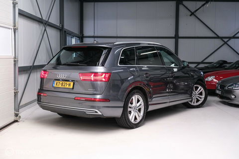 Audi Q7 3.0 TDI e-tron quattro S-Line 373 pk | Luchtvering | Rijklaarprijs | Daytona Grijs | Plug in hybrid | NL auto NAP |