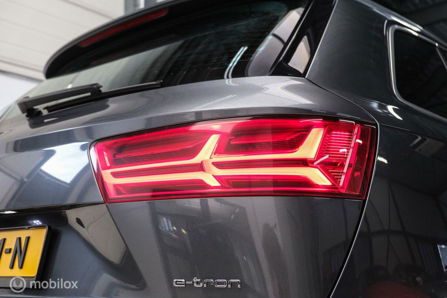 Audi Q7 3.0 TDI e-tron quattro S-Line 373 pk | Luchtvering | Rijklaarprijs | Daytona Grijs | Plug in hybrid | NL auto NAP |
