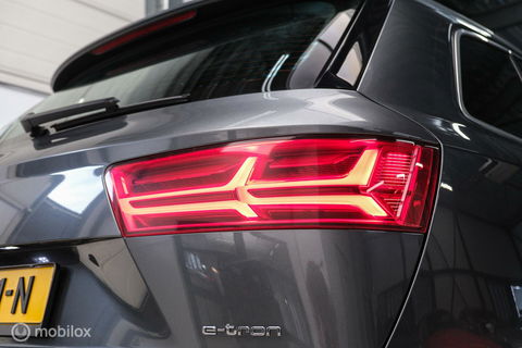 Audi Q7 3.0 TDI e-tron quattro S-Line 373 pk | Luchtvering | Rijklaarprijs | Daytona Grijs | Plug in hybrid | NL auto NAP |