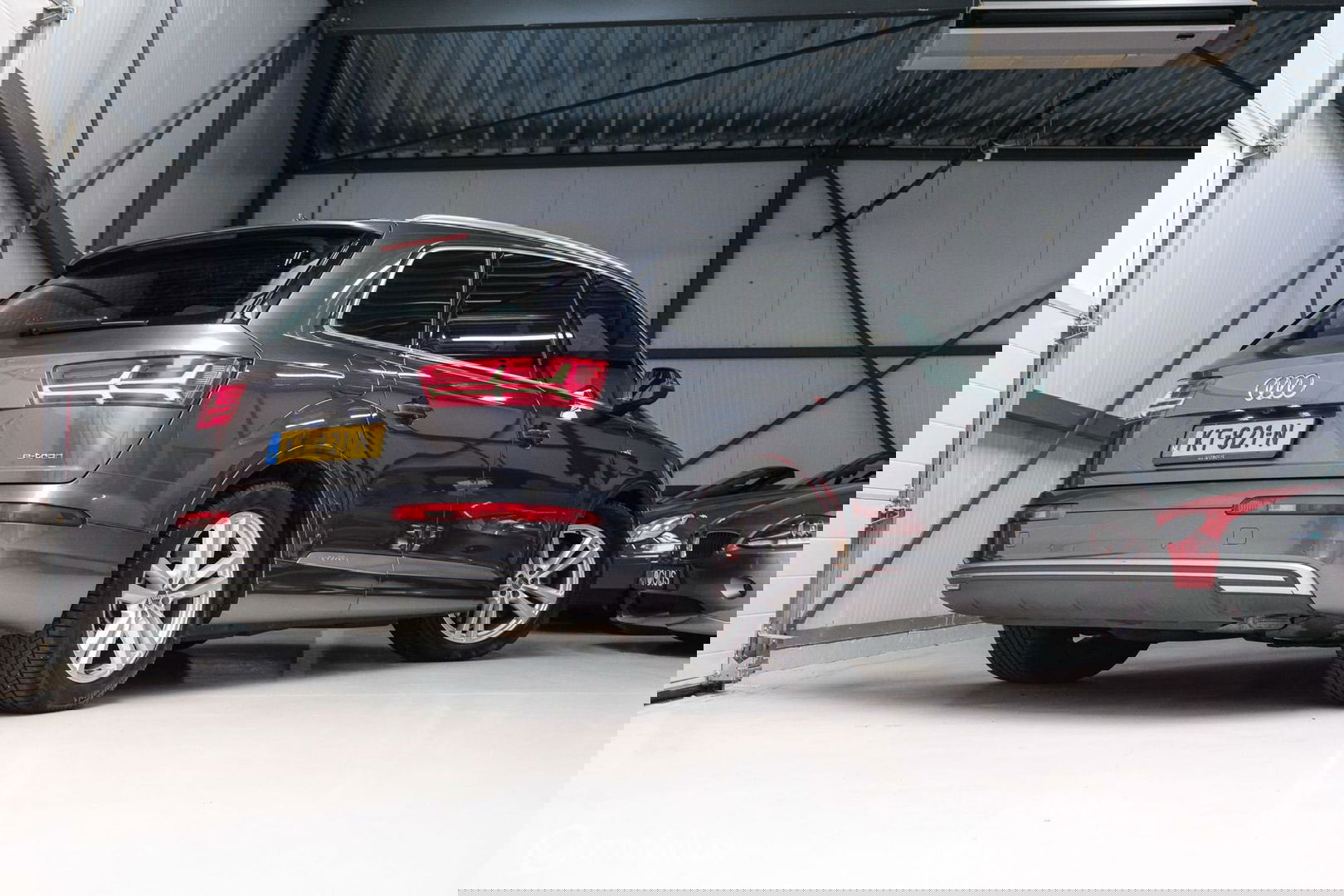 Audi Q7 3.0 TDI e-tron quattro S-Line 373 pk | Luchtvering | Rijklaarprijs | Daytona Grijs | Plug in hybrid | NL auto NAP |